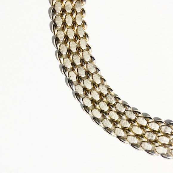 Vintage CURATED BUNDLE OF COSTUME JEWELLERY in Shades of Gold, Cream and Black - Picture 4 of 12